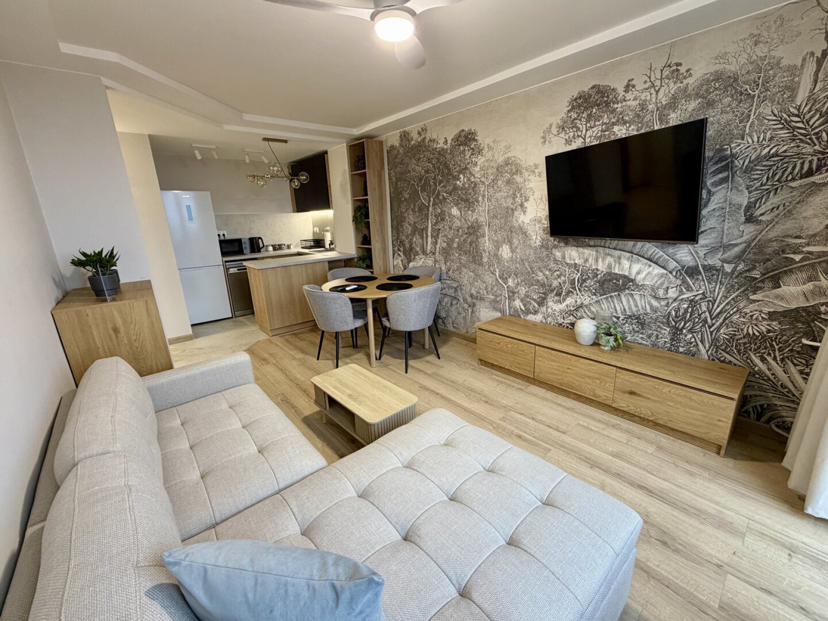 Interior: DK Panorama